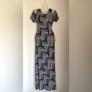 Design History women’s Large Black & white fitted Maxi dress.